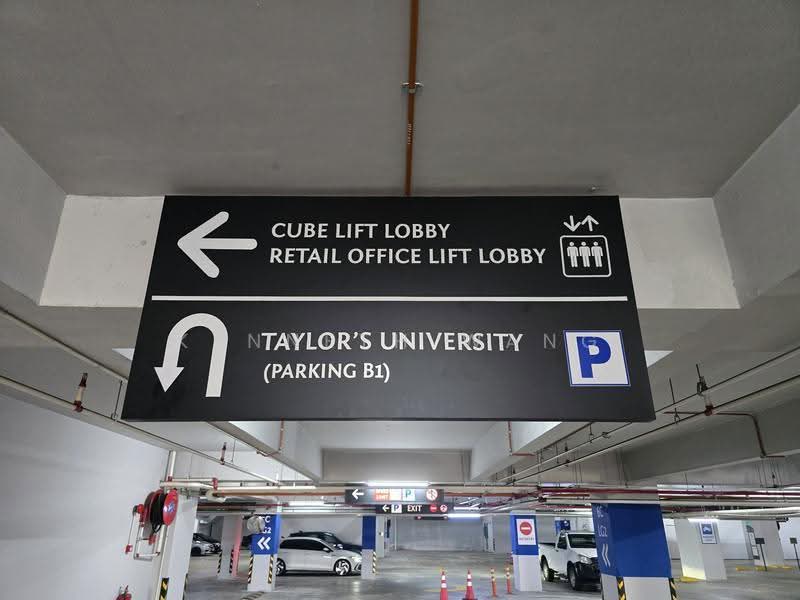 Shop / Office for Sale in Sungai Buloh (Selangor) - Kenneth Wang - Car Park - PropertyGuru.com.my