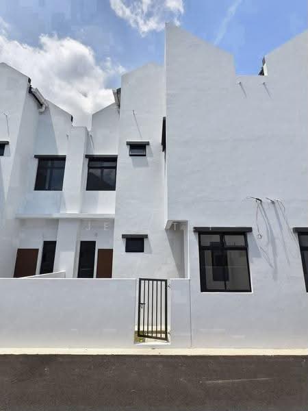 Rumah Teres 2-Tingkat untuk Dijual di Taman Dato Onn (Johor Bahru) - Jesy Tey - Exterior - PropertyGuru.com.my