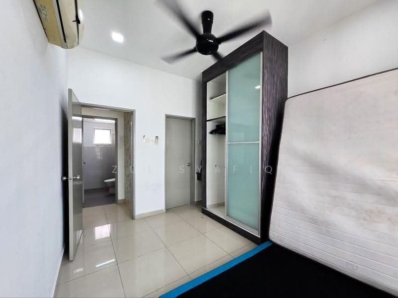 Condominium for Sale at 1 Razak Mansion - Zul Syafiq - Bedroom - PropertyGuru.com.my