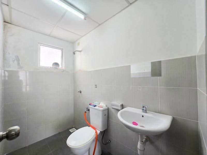 Condominium for Sale at 1 Razak Mansion - Zul Syafiq - Bathroom - PropertyGuru.com.my