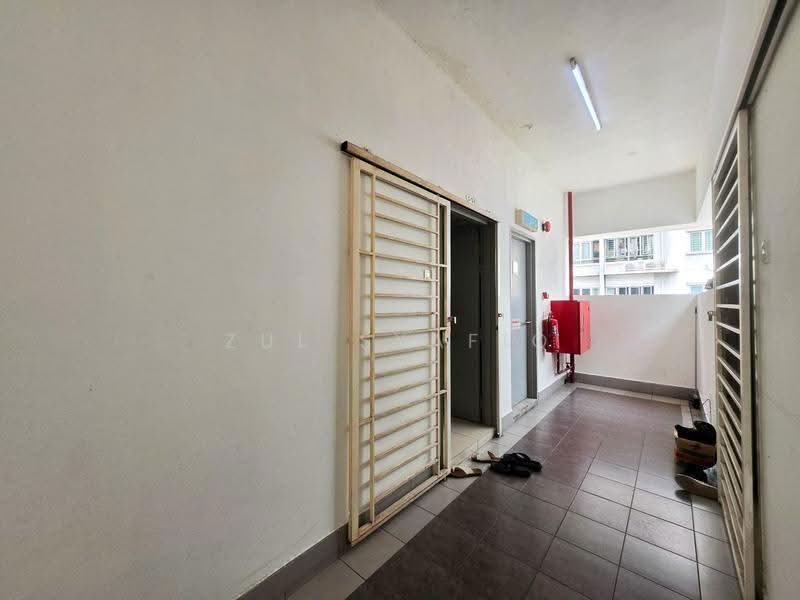 Condominium for Sale at 1 Razak Mansion - Zul Syafiq - Corridor - PropertyGuru.com.my