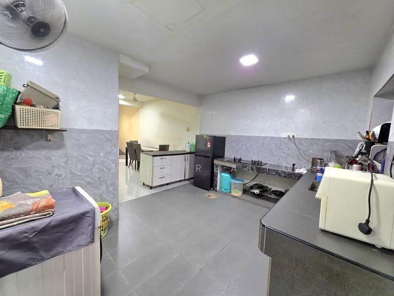 2-storey Terraced House for Sale in Seksyen 8 (Bangi) - Maznee Realtor - Kitchen - PropertyGuru.com.my