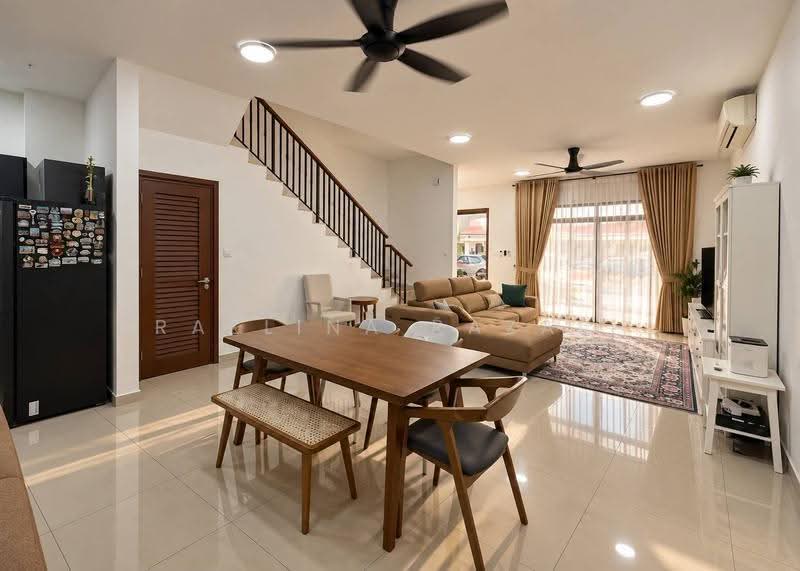 2-storey Terraced House for Sale in Setia Safiro (Cyberjaya) - Razlina Razali - Living Room - PropertyGuru.com.my