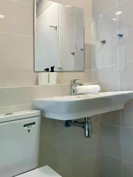 Kondominium untuk Disewa di Waltz Residences - Pearl Ho - Bathroom - PropertyGuru.com.my