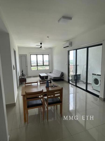 Kediaman Servis untuk Dijual di Berkeley Uptown - Darren Chen - Living Room - PropertyGuru.com.my