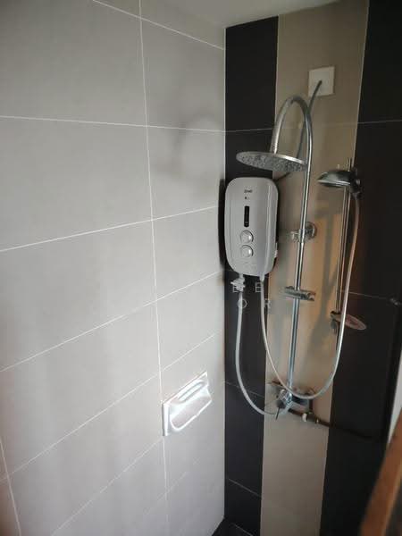Condominium for Rent at Gardenview Residences - Maznee Realtor - Bathroom - PropertyGuru.com.my