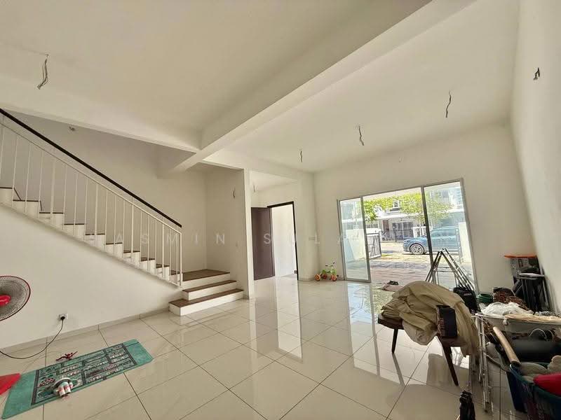 Rumah Teres 2-Tingkat untuk Disewa di Bandar Gamuda Gardens (Rawang) - Yasmin Sulaiman - Living Room - PropertyGuru.com.my