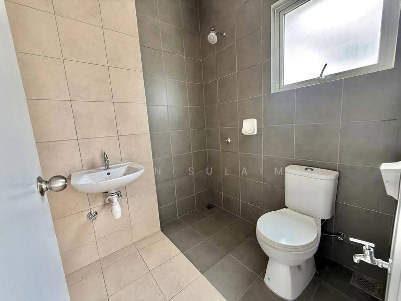 Rumah Teres 2-Tingkat untuk Disewa di Bandar Gamuda Gardens (Rawang) - Yasmin Sulaiman - Bathroom - PropertyGuru.com.my