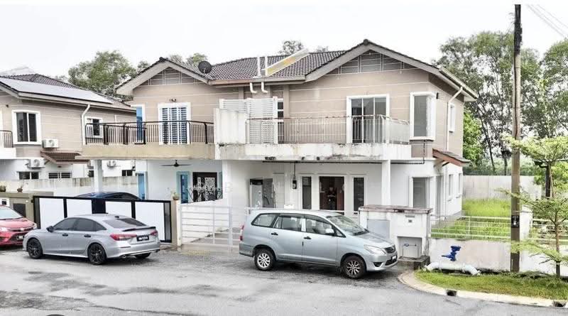 Cluster House for Sale in Sepang (Selangor) - Robin Loh - Exterior - PropertyGuru.com.my