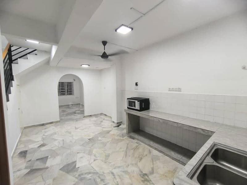 2-storey Terraced House for Rent in Taman Sri Sentosa (Klang) - Pinky Liaw - Kitchen - PropertyGuru.com.my