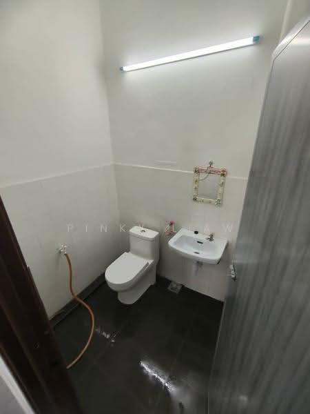 2-storey Terraced House for Rent in Taman Sri Sentosa (Klang) - Pinky Liaw - Bathroom - PropertyGuru.com.my