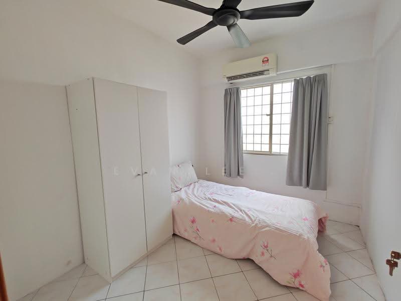 Pangsapuri untuk Disewa di Pangsapuri Vista Serdang - Evanslee . - Bedroom - PropertyGuru.com.my
