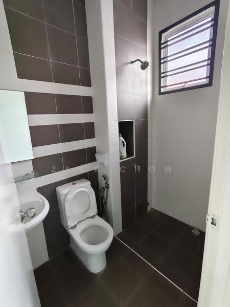 2-storey Terraced House for Sale in Taman Seri Austin (Tebrau) - Zack Chow - Bathroom - PropertyGuru.com.my