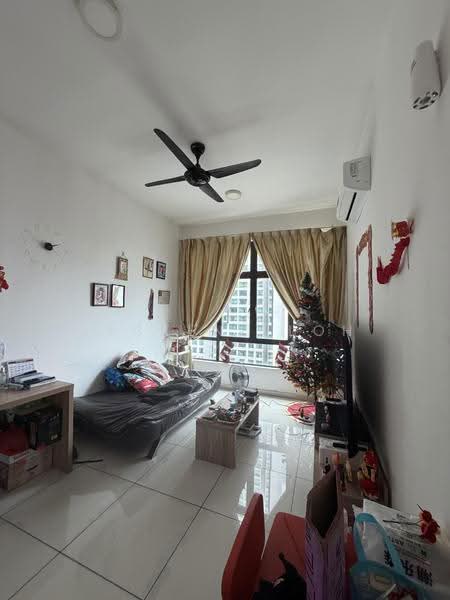 Kondominium untuk Dijual di Taman Kempas - Jesrene Loh - Living Room - PropertyGuru.com.my