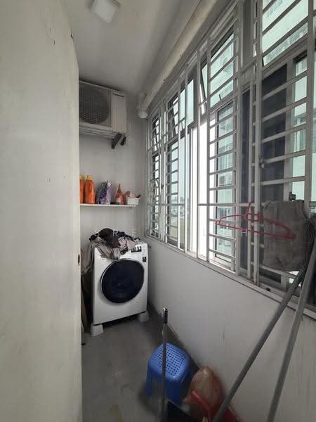 Kediaman Servis untuk Dijual di Tebrau City Residences - Jesrene Loh - Balcony - PropertyGuru.com.my