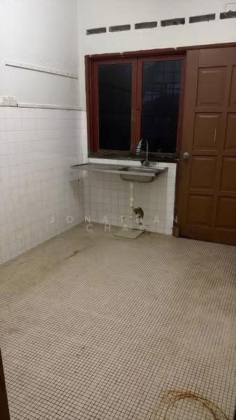 Apartment for Rent at Valencia Apartment - Jonathan Chai - Kitchen - PropertyGuru.com.my