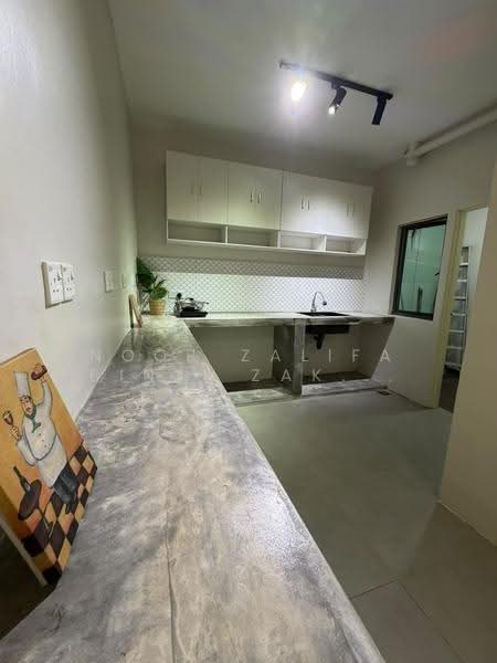 Service Residence for Rent at Vista Alam Serviced Apartment - Noor Zalifa Binti Zakaria - Kitchen - PropertyGuru.com.my