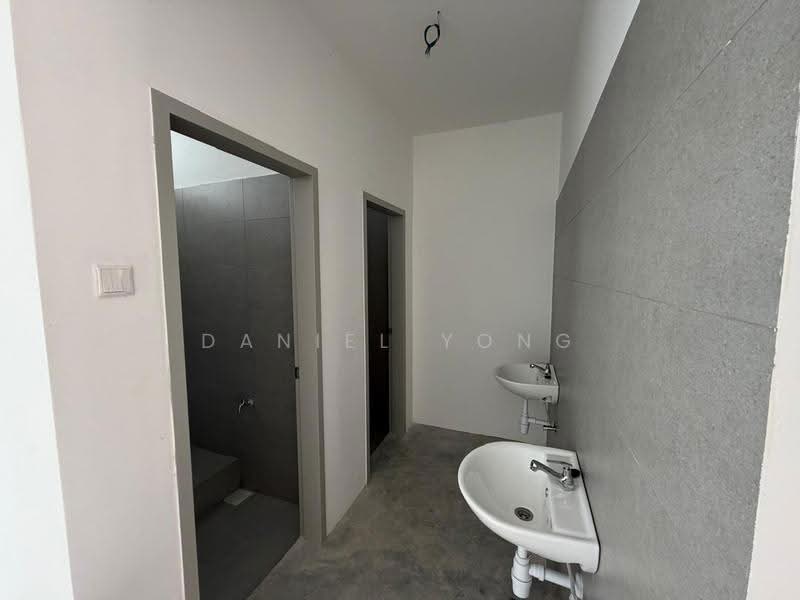 Shop for Rent in Taman Adda Heights (Tebrau) - Daniel Yong - Bathroom - PropertyGuru.com.my