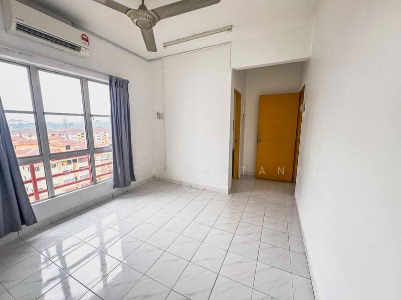 Apartment for Sale at Intana Ria - Sariza Hartanah - Living Room - PropertyGuru.com.my