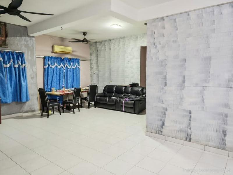 Rumah Berkembar untuk Dijual di Taman Tasik Semenyih (Semenyih) - Celestine Ting - Living Room - PropertyGuru.com.my