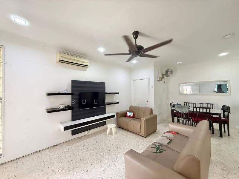 Pangsapuri untuk Dijual di Sri Kayangan (Casa Desira) - Abdul Qadir - Living Room - PropertyGuru.com.my