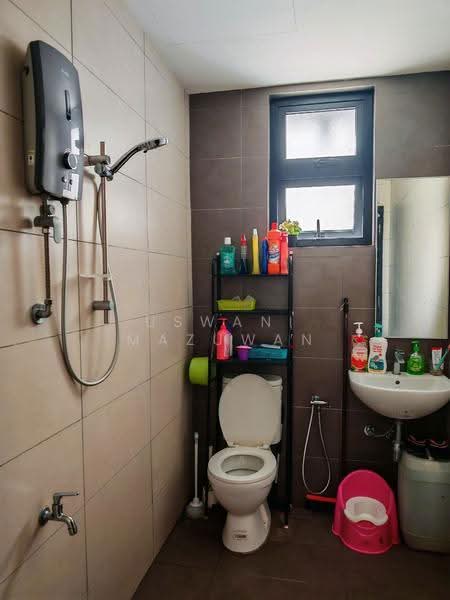 Condominium for Sale at Setia Seraya Residences - Uswani Mazuwan - Bathroom - PropertyGuru.com.my