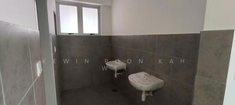 Kilang untuk Disewa di Taman Sepang (Sepang) - Kewin Poon Kah Wei - Bathroom - PropertyGuru.com.my