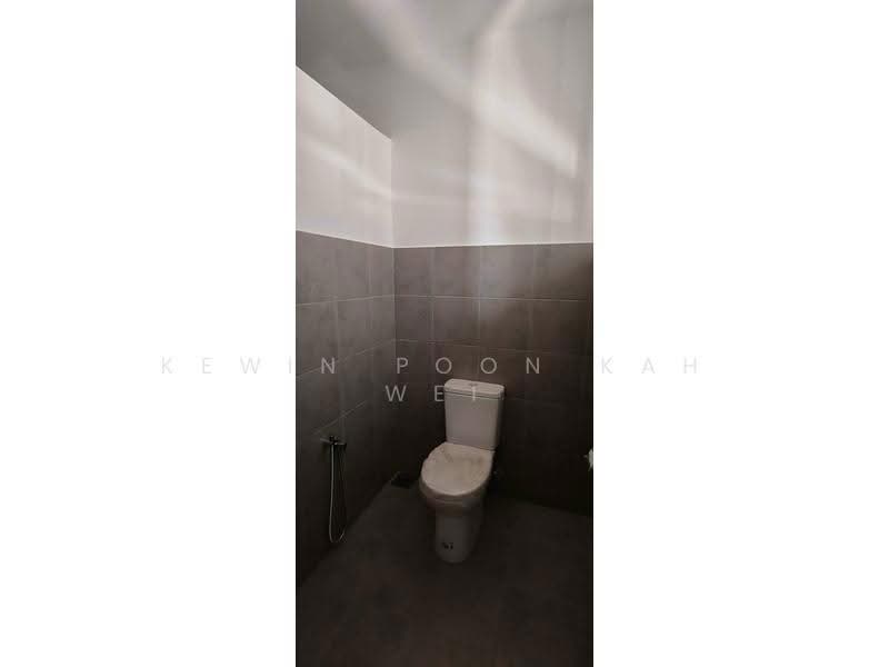 Kilang untuk Disewa di Taman Sepang (Sepang) - Kewin Poon Kah Wei - Bathroom - PropertyGuru.com.my