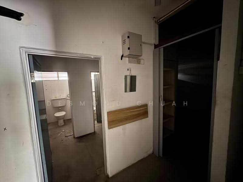 Kedai untuk Disewa di Bukit Jambul (Penang) - Desmond Chuah - Bathroom - PropertyGuru.com.my