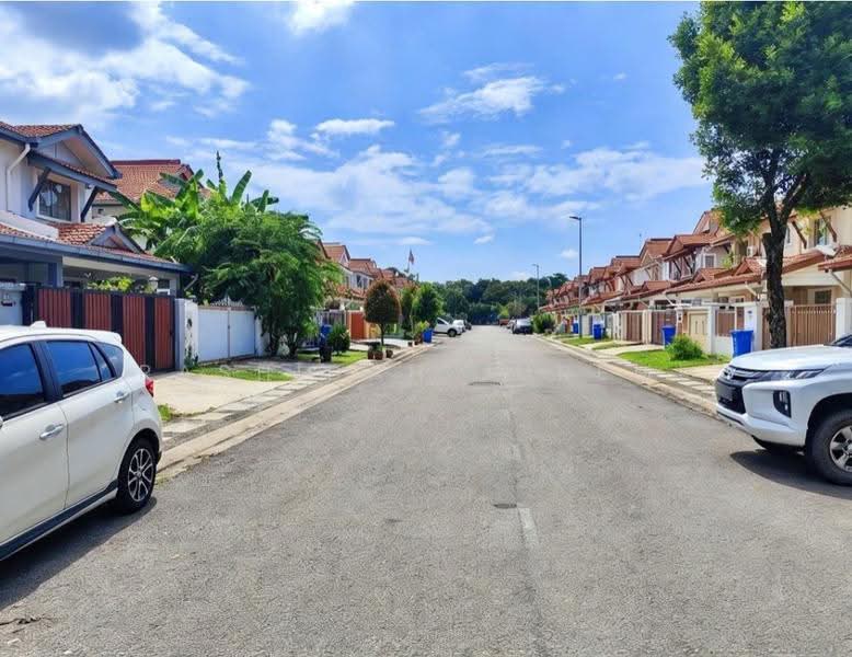 Rumah Berkembar untuk Dijual di Setia Impian (Setia Alam) - Rashidah Juremi - Exterior - PropertyGuru.com.my