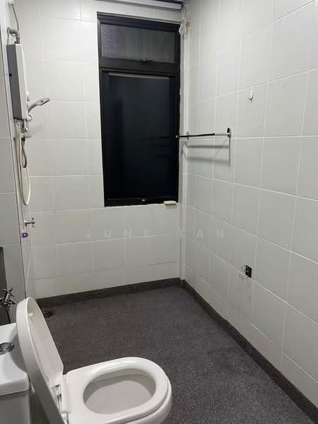 Pangsapuri untuk Disewa di Austin Regency (Pangsapuri Austin Perdana) - June Tan - Bathroom - PropertyGuru.com.my