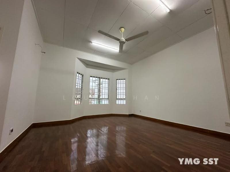 2-storey Terraced House for Sale in Bandar Botanic (Klang) - Louis Chan - Living Room - PropertyGuru.com.my