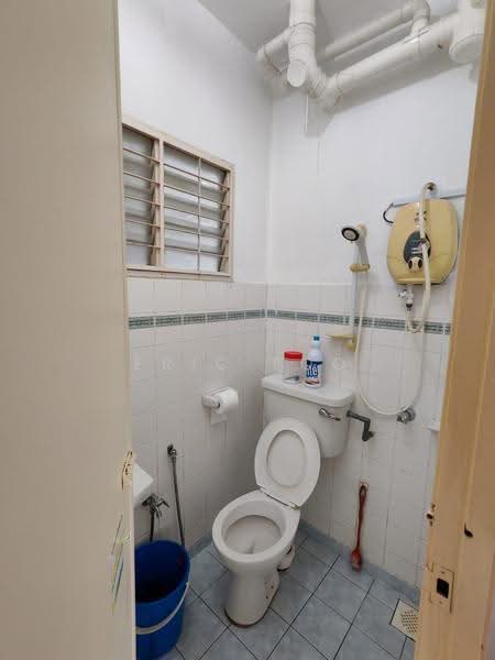 Pangsapuri untuk Dijual di Akasia Apartment - Eric Foo - Bathroom - PropertyGuru.com.my
