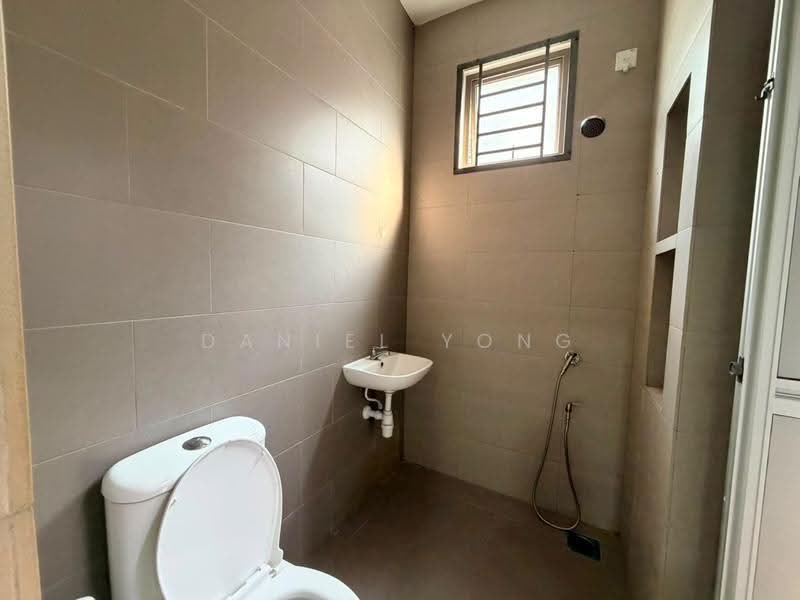 Rumah Teres 2-Tingkat untuk Dijual di Mutiara Rini (Skudai) - Daniel Yong - Bathroom - PropertyGuru.com.my