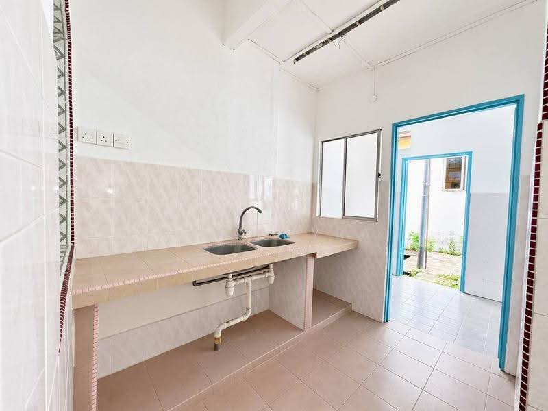 2-storey Terraced House for Sale in BANDAR PUCHONG JAYA (Puchong) - Maya Myra - Kitchen - PropertyGuru.com.my