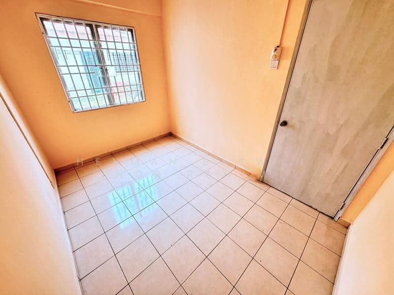 2-storey Terraced House for Sale in Seksyen 8 (Bangi) - Herman Sazwan Nor Rahim - Bedroom - PropertyGuru.com.my