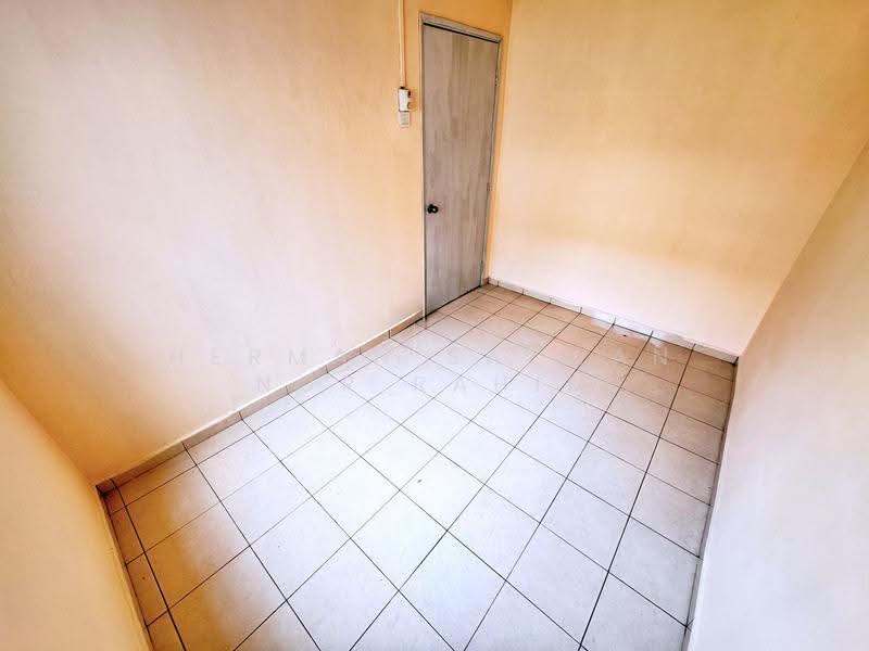 2-storey Terraced House for Sale in Seksyen 8 (Bangi) - Herman Sazwan Nor Rahim - Bedroom - PropertyGuru.com.my