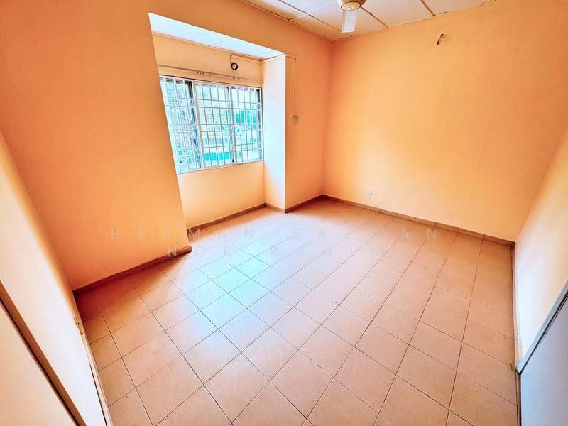 2-storey Terraced House for Sale in Seksyen 8 (Bangi) - Herman Sazwan Nor Rahim - Bedroom - PropertyGuru.com.my