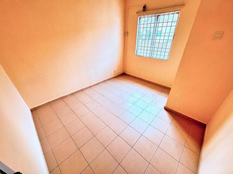 2-storey Terraced House for Sale in Seksyen 8 (Bangi) - Herman Sazwan Nor Rahim - Bedroom - PropertyGuru.com.my