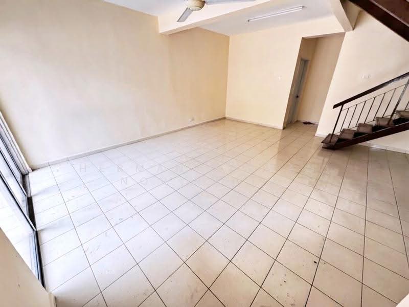2-storey Terraced House for Sale in Seksyen 8 (Bangi) - Herman Sazwan Nor Rahim - Living Room - PropertyGuru.com.my