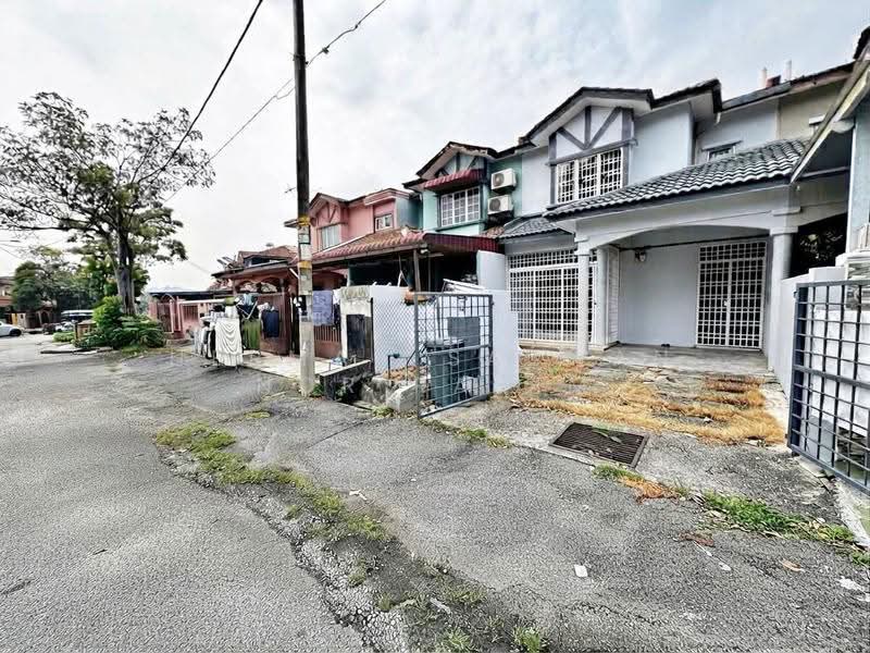 2-storey Terraced House for Sale in Seksyen 8 (Bangi) - Herman Sazwan Nor Rahim - Exterior - PropertyGuru.com.my
