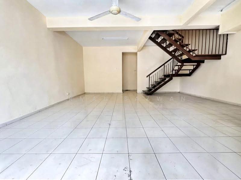2-storey Terraced House for Sale in Seksyen 8 (Bangi) - Herman Sazwan Nor Rahim - Living Room - PropertyGuru.com.my