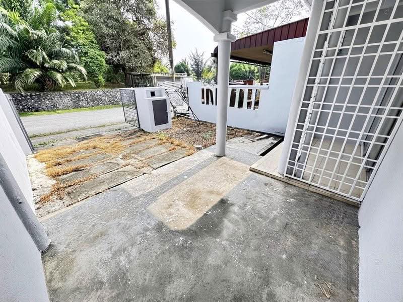 2-storey Terraced House for Sale in Seksyen 8 (Bangi) - Herman Sazwan Nor Rahim - Exterior - PropertyGuru.com.my