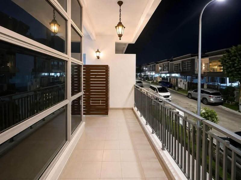 Rumah Teres 3-Tingkat untuk Dijual di Bandar Seri Alam (Masai) - Melinda Ee - Balcony - PropertyGuru.com.my
