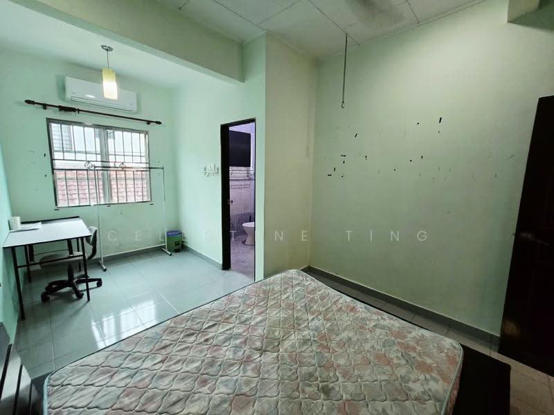 Rumah Teres 2-Tingkat untuk Dijual di Taman Desa Mewah (Semenyih) - Celestine Ting - Bedroom - PropertyGuru.com.my