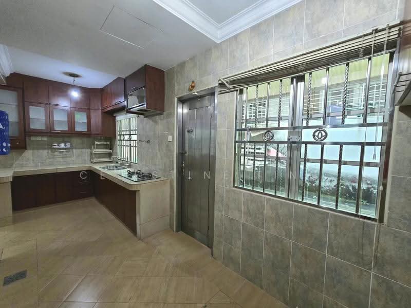 Rumah Teres 2-Tingkat untuk Dijual di Taman Desa Mewah (Semenyih) - Celestine Ting - Kitchen - PropertyGuru.com.my