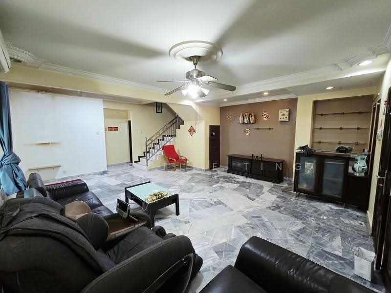 Rumah Teres 2-Tingkat untuk Dijual di Taman Desa Mewah (Semenyih) - Celestine Ting - Living Room - PropertyGuru.com.my
