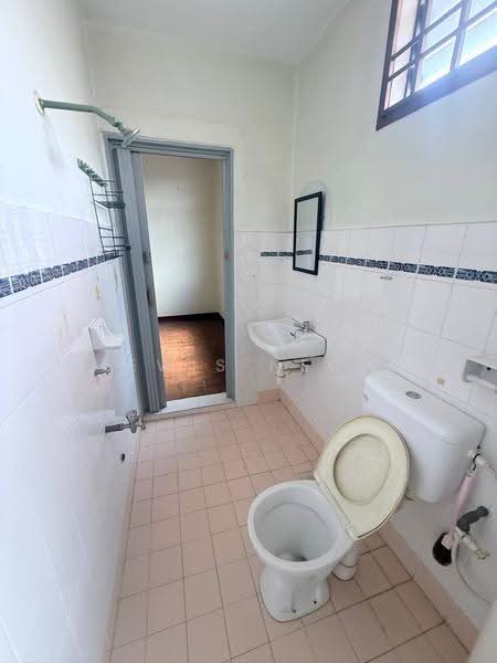 Semi-Detached House for Sale in Api Api (Johor) - Lewis Neow - Bathroom - PropertyGuru.com.my