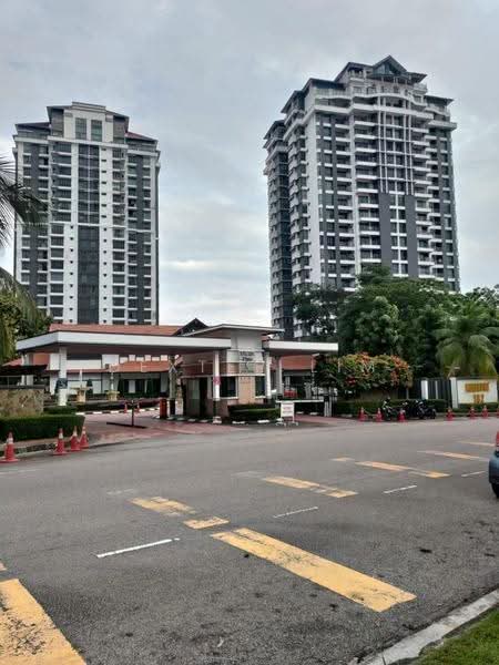 Pangsapuri untuk Dijual di Molek Pine 2 - Dexter Lim - Exterior - PropertyGuru.com.my
