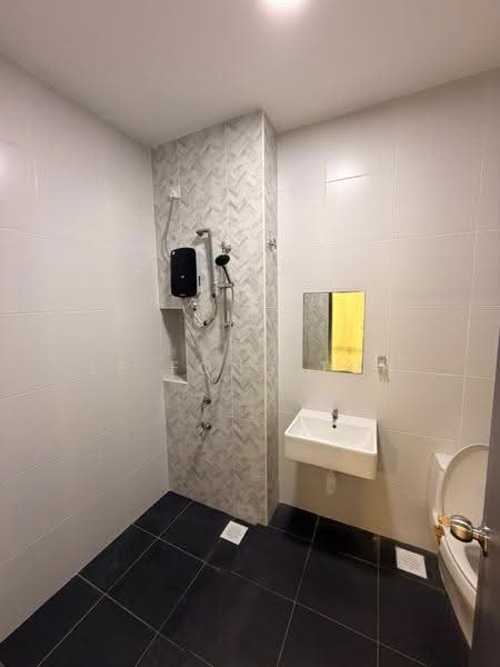2-storey Terraced House for Sale in Taman Austin Duta (Tebrau) - Ee Fong Toh - Bathroom - PropertyGuru.com.my